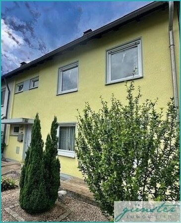 Reihenmittelhaus zum Kauf 259.000 € 5 Zimmer 130 m²<br/>Wohnfläche 330 m²<br/>Grundstück ab sofort<br/>Verfügbarkeit Massen Unna 59427