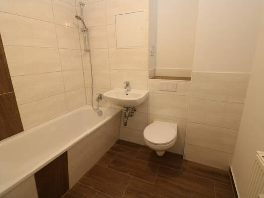 Wohnung zur Miete 469 € 3 Zimmer 66,4 m² 2. Geschoss Tschaikowskistraße 51 Freiberg 09599