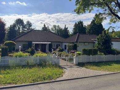 Bungalow zum Kauf 250.000 € 8 Zimmer 220 m² 2.339 m² Grundstück frei ab sofort Seestr. 28 Schotten Schotten 63679