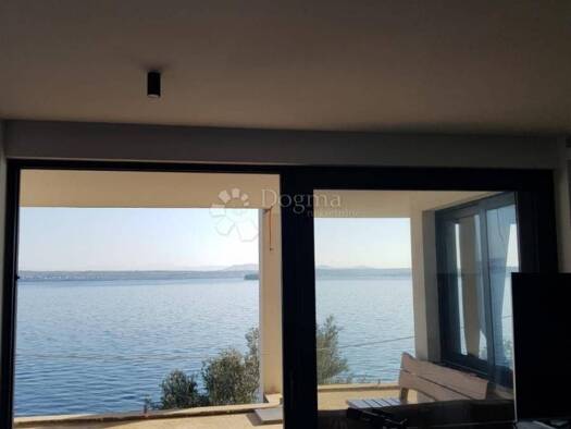 Haus zum Kauf 8 Zimmer 300 m² Tkon Tkon
