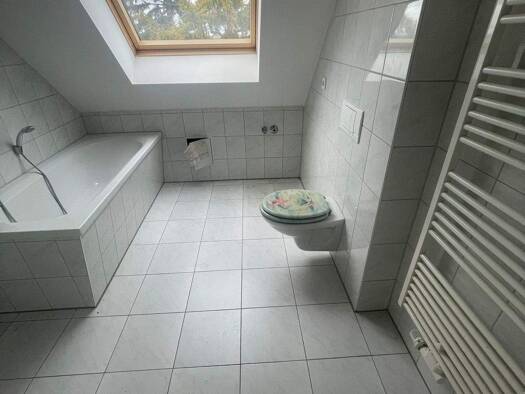 Wohnung zur Miete 220 € 2 Zimmer 40,1 m² 3. Geschoss frei ab sofort Forststraße 24 Zeitz 06712