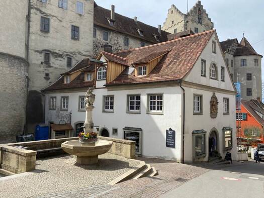 Wohn- und Geschäftshaus zum Kauf als Kapitalanlage geeignet 1.990.000 € 578 m² 444 m² Grundstück Meersburg 88709