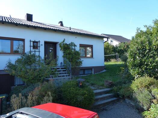 Bungalow zum Kauf provisionsfrei 660.000 € 3 Zimmer 138 m² 999 m² Grundstück frei ab sofort Auf der Hut 29 Reuth Forchheim 91301