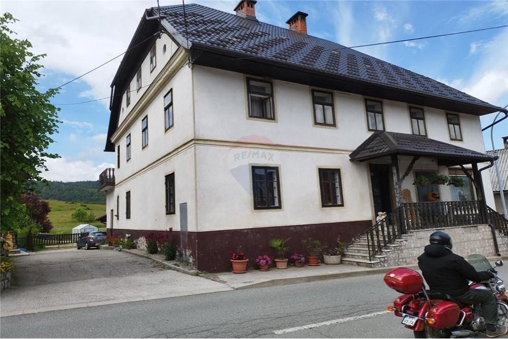 Haus zum Kauf 1.000.000 € 17 Zimmer 1.000 m²<br/>Wohnfläche Prezid 51306