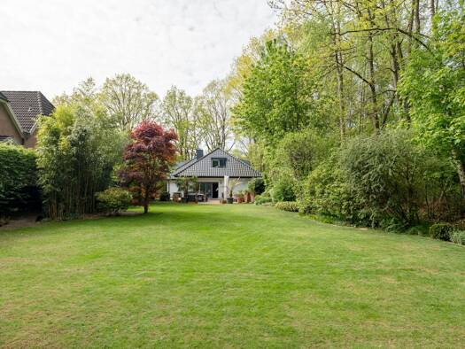 Einfamilienhaus zum Kauf 1.490.000 € 6 Zimmer 238 m² 1.565 m² Grundstück Volksdorf Wandsbek 22359
