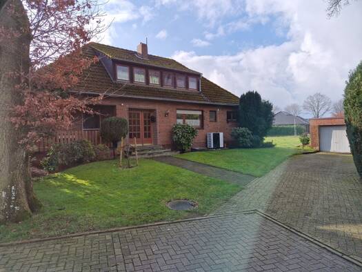 Einfamilienhaus zur Miete 900 € 6 Zimmer 112 m² 1.038 m² Grundstück frei ab 01.10.2025 Scharrel Saterland / OT Scharrel 26683