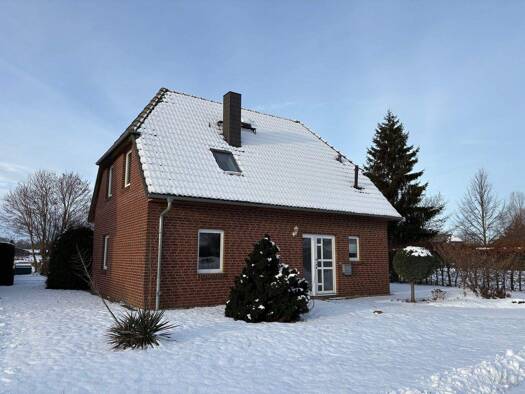 Einfamilienhaus zur Miete 1.350 € 4 Zimmer 108 m² 1.049 m² Grundstück frei ab 01.02.2026 Am Birkenweg 1 Kemnitz 17509