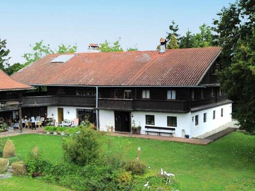 Haus zum Kauf 890.000 € 6,5 Zimmer 300 m² 8.224 m² Grundstück Kleinbettenrain Kröning 84178