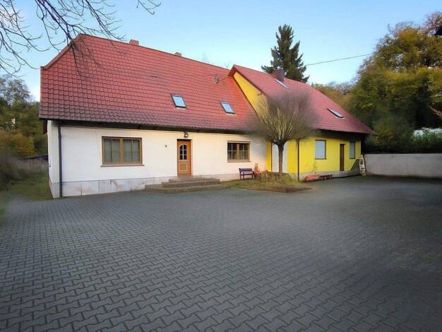 Einfamilienhaus zum Kauf als Kapitalanlage geeignet 369.000 € 8 Zimmer 250 m² 3.200 m² Grundstück Rügshofen Gerolzhofen 97447