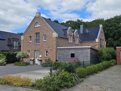 Mehrfamilienhaus zum Kauf provisionsfrei 829.000 € 8 Zimmer 261 m² 1.002 m² Grundstück Loga Leer 26789