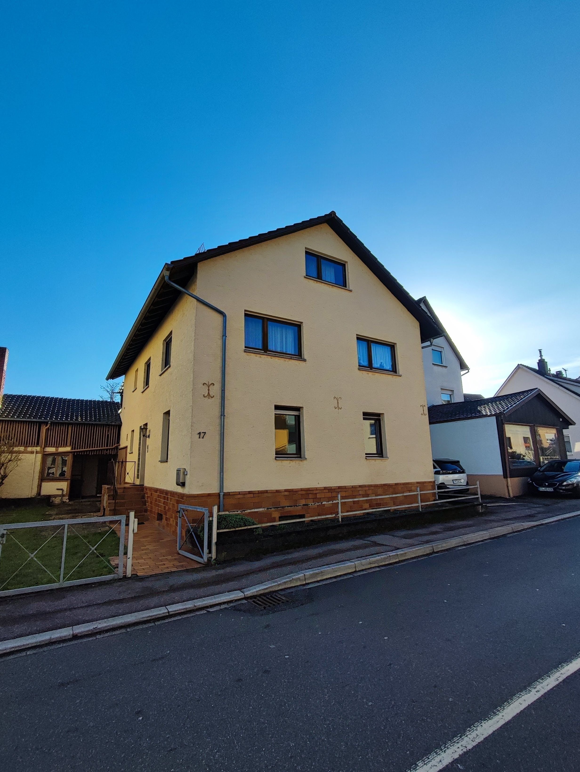 Mehrfamilienhaus zum Kauf 384.000 € 11 Zimmer 186 m²<br/>Wohnfläche 468 m²<br/>Grundstück ab sofort<br/>Verfügbarkeit Bockstalstr. 17 Kleinsteinbach Pfinztal 76327