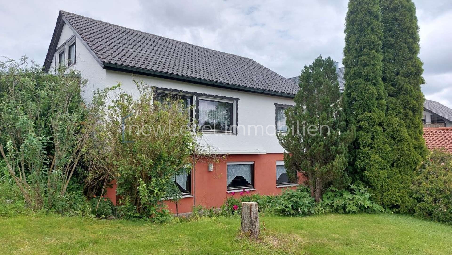 Einfamilienhaus zum Kauf 490.000 € 6,5 Zimmer 220 m²<br/>Wohnfläche 781 m²<br/>Grundstück Böhringen Böhringen 72587