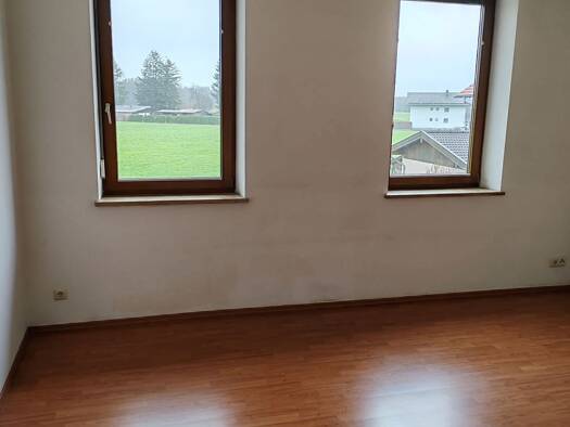 Wohnung zur Miete 400 € 1 Zimmer 32 m² Geschoss 1/2 frei ab 01.10.2026 Wasserburger Straße 15 Pfaffenhofen Schechen 83135