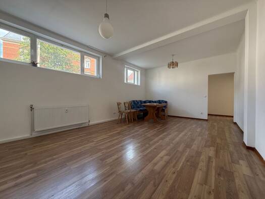 Wohnung zur Miete 550 € 4 Zimmer 100 m² EG Willhelm-Stolle-Platz 3 Niederplanitz Zwickau 08062