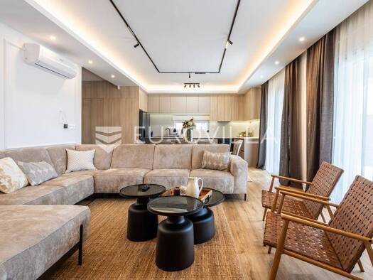 Haus zum Kauf 1.380.000 € 4 Zimmer 583 m² Plano Trogir