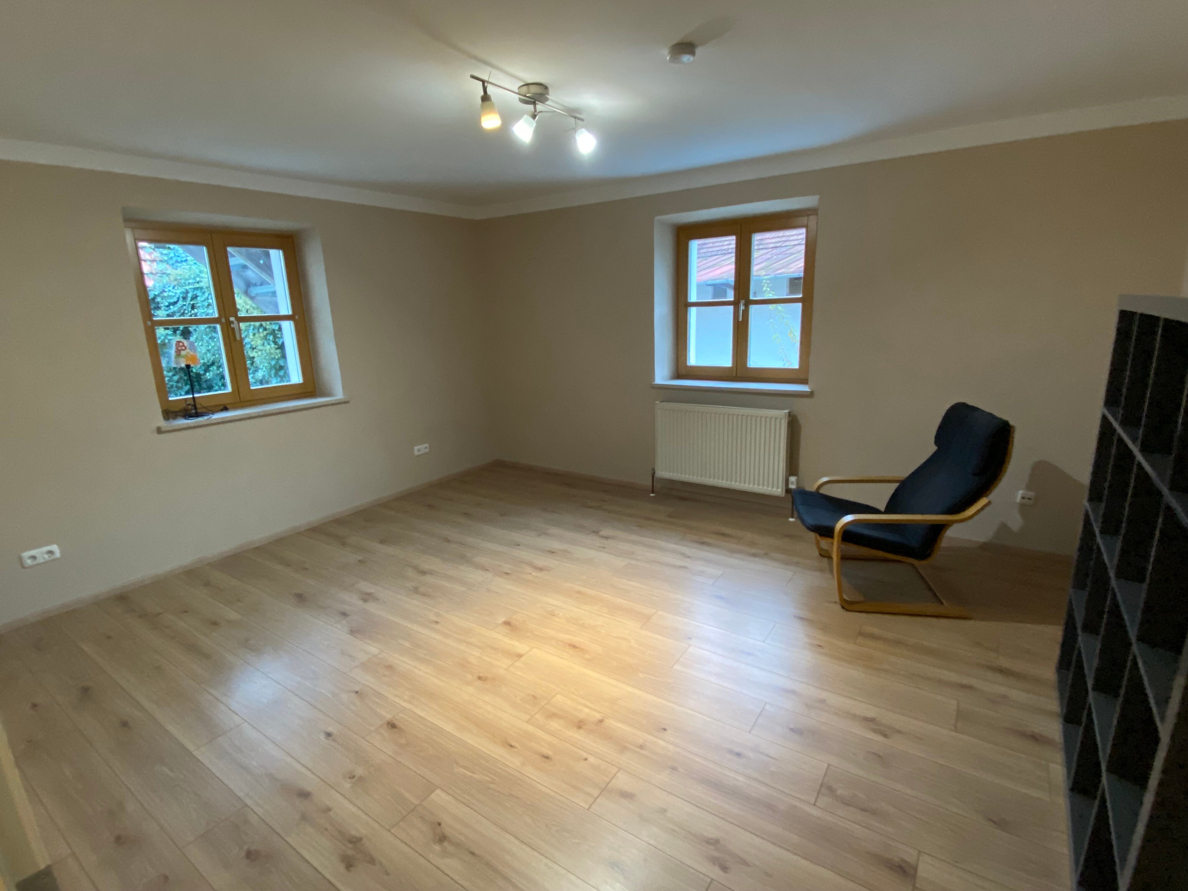 Wohnung zur Miete 330 € 1 Zimmer 20 m²<br/>Wohnfläche EG<br/>Geschoss 01.10.2024<br/>Verfügbarkeit Obere Hauptstraße 18 Massenhausen Massenhausen 85376