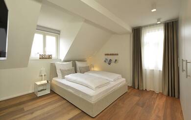 Wohnung zur Miete Wohnen auf Zeit 2.750 € 3 Zimmer 61 m² frei ab 06.08.2025 Hauptstätter Straße 0 Heusteigviertel Stuttgart 70178