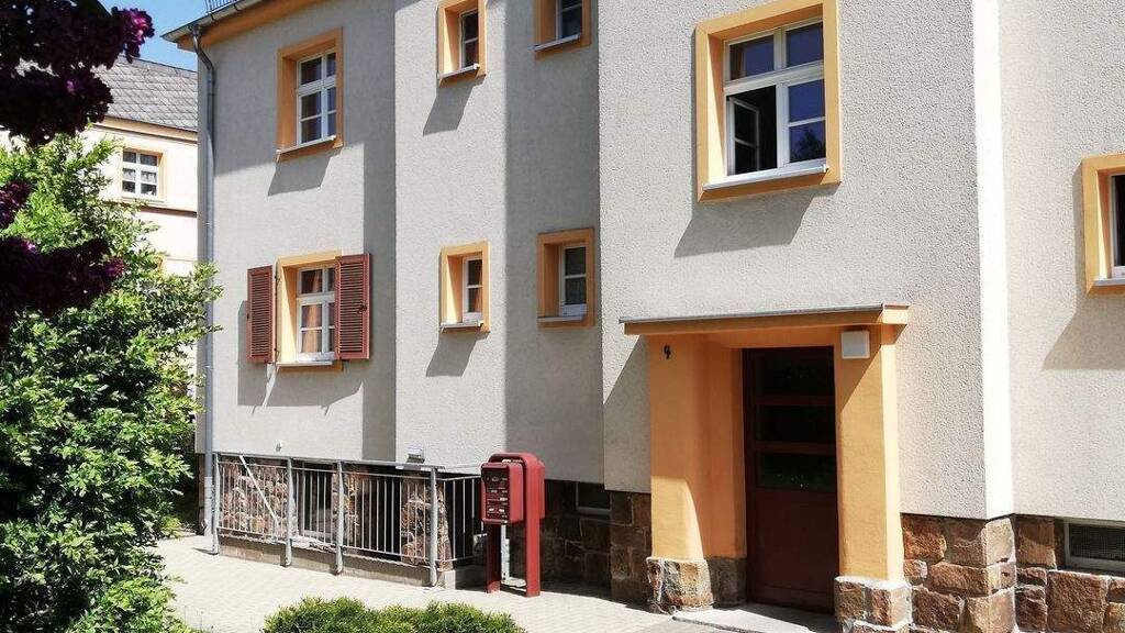Wohnung zur Miete 363 € 3 Zimmer 68 m² 1. Geschoss frei ab sofort Ringstraße 4 Reichenbach 08468