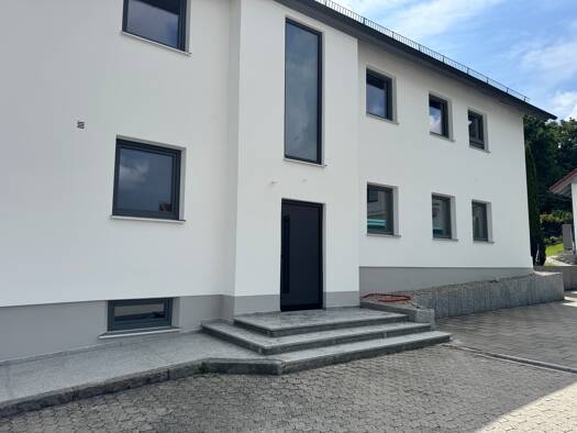 Wohnung zur Miete 650 € 2,5 Zimmer 60 m² 2 Geschosse frei ab sofort Velden 84149