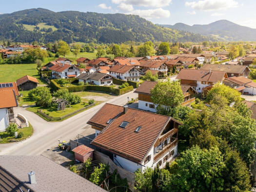 Einfamilienhaus zum Kauf 1.100.000 € 10 Zimmer 250 m² 720 m² Grundstück Untergries Gaißach 83674