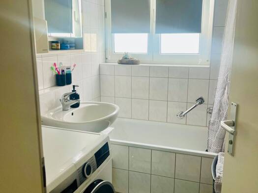 Wohnung zur Miete 615 € 3 Zimmer 68,9 m² 1. Geschoss frei ab 16.10.2026 Kornbergstraße 12 Salach Salach 73084