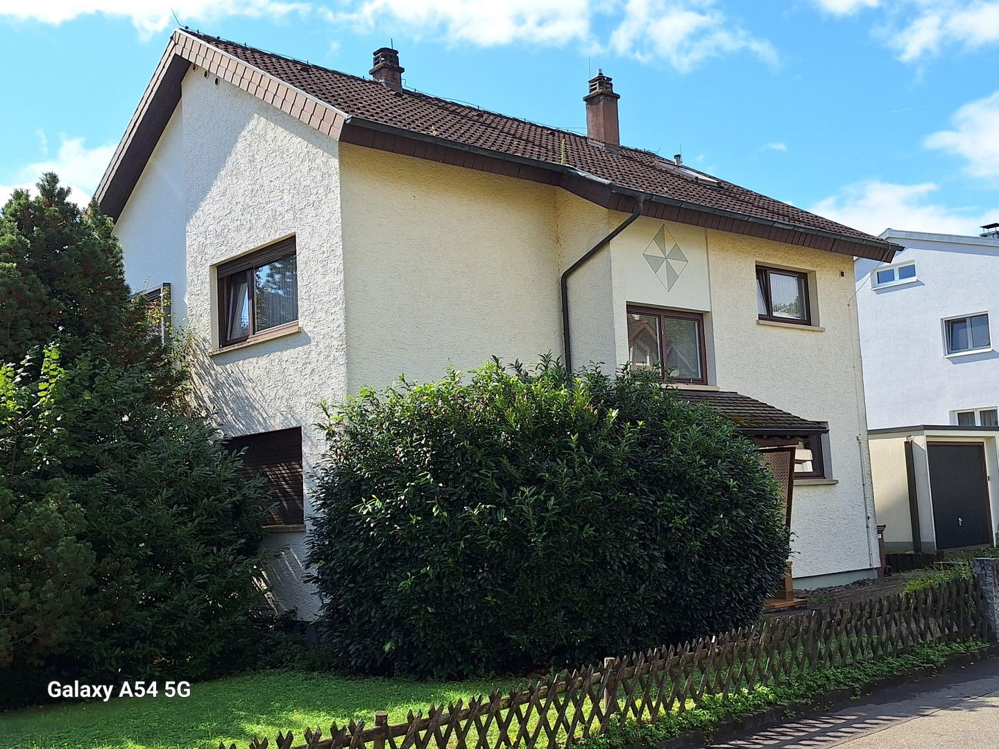 Mehrfamilienhaus zum Kauf provisionsfrei 435.000 € 11 Zimmer 176,4 m²<br/>Wohnfläche 647 m²<br/>Grundstück Erzingen Klettgau 79771