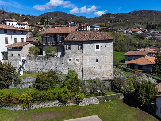 Villa zum Kauf 1.350.000 € 8 Zimmer 630 m² 370 m² Grundstück frei ab sofort Solto Collina 24060