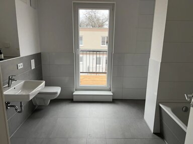 Wohnung zur Miete 700 € 2 Zimmer 90 m² frei ab sofort Fischerstraße Zossen Zossen 15806