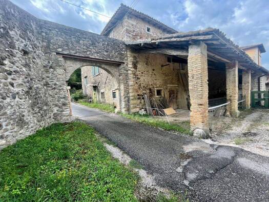 Haus zum Kauf 239.000 € 6 Zimmer 282 m² 190 m² Grundstück Caprino Veronese 37013