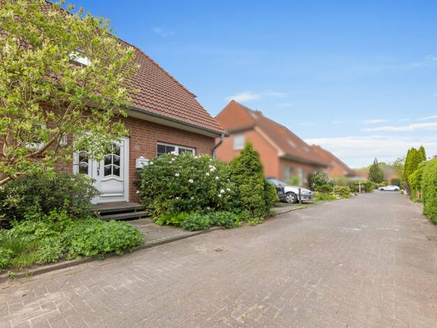 Doppelhaushälfte zum Kauf 439.000 € 5 Zimmer 131 m² 304 m² Grundstück Wahlbezirk 14 Elmshorn 25337