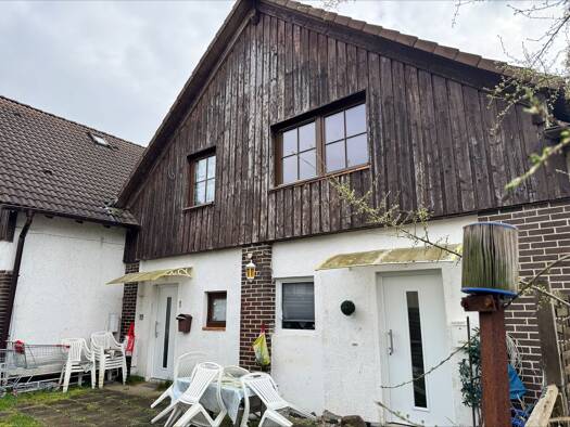 Reihenmittelhaus zum Kauf 149.000 € 7 Zimmer 233 m² 1.320 m² Grundstück Gombeth Borken 34582