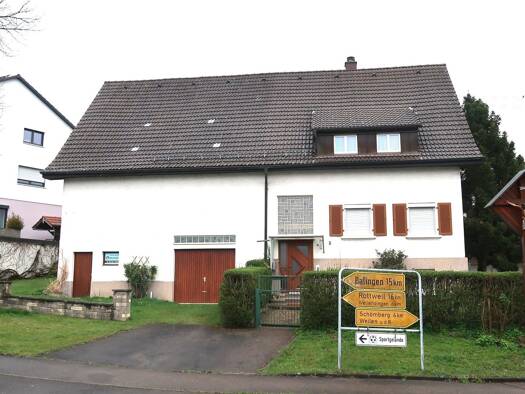 Einfamilienhaus zum Kauf 198.000 € 7 Zimmer 130 m² 839 m² Grundstück frei ab sofort Schörzingen Schömberg 72355