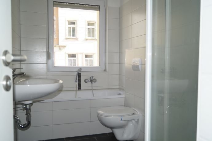 Wohnung zur Miete 390 € 3 Zimmer 70,9 m²<br/>Wohnfläche EG<br/>Geschoss ab sofort<br/>Verfügbarkeit Jahnstraße 56 Lutherviertel 221 Chemnitz 09126