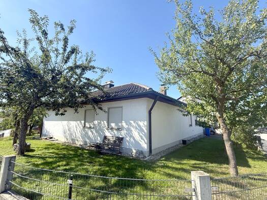 Bungalow zum Kauf 365.000 € 5 Zimmer 145 m² 639 m² Grundstück Hengersberg Hengersberg 94491
