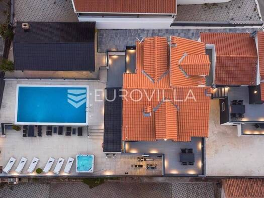 Haus zum Kauf 1.800.000 € 10 Zimmer 430 m² Okrug Gornji Okrug Donji 21223