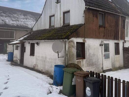 Doppelhaushälfte zum Kauf 80.000 € 3 Zimmer 98 m² 304 m² Grundstück frei ab sofort Hahn 56244