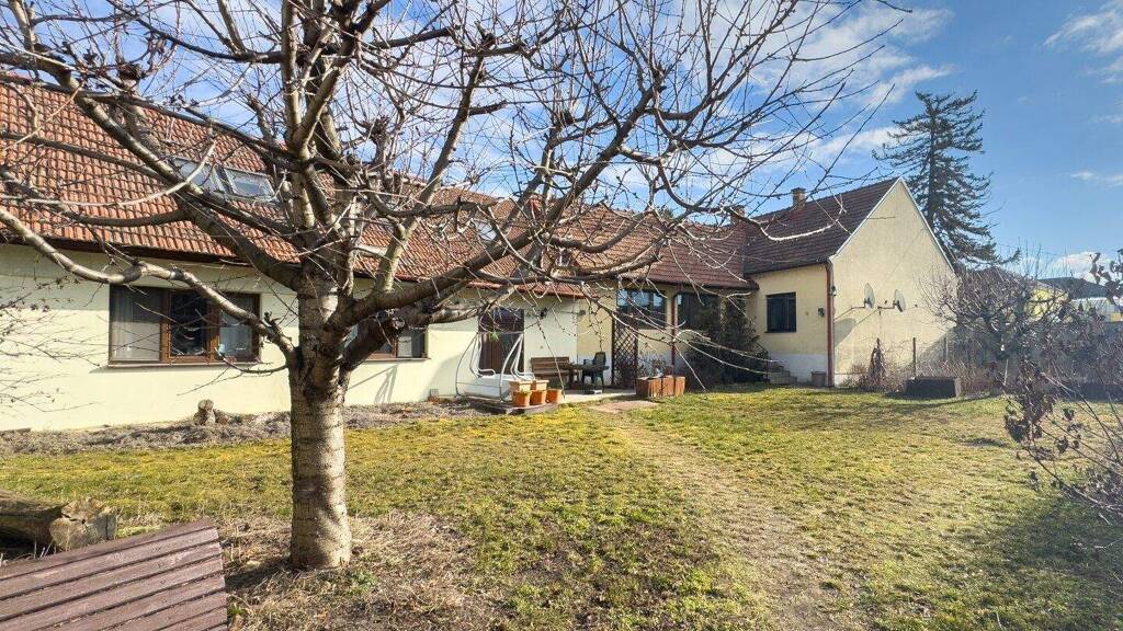 Haus zum Kauf 249.000 € 228 m² 1.327 m² Grundstück Untersiebenbrunn 2284