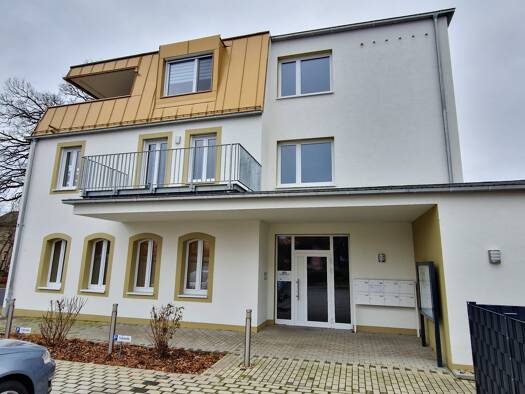 Wohnung zur Miete 695 € 2 Zimmer 87,4 m² 1. Geschoss frei ab sofort Bischofswerdaerstraße 7 Bretnig Bretnig-Hauswalde 01900