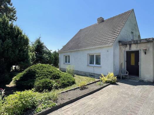 Einfamilienhaus zum Kauf 69.000 € 4 Zimmer 128 m² 880 m² Grundstück Lauchhammer Lauchhammer 01979