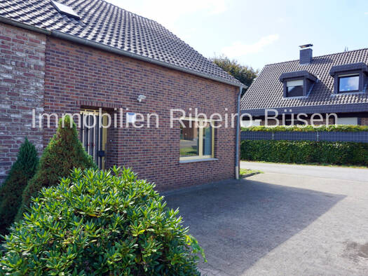 Doppelhaushälfte zum Kauf 199.000 € 4 Zimmer 117,5 m² 1.380 m² Grundstück Brüggen Brüggen / Lüttelbracht 41379