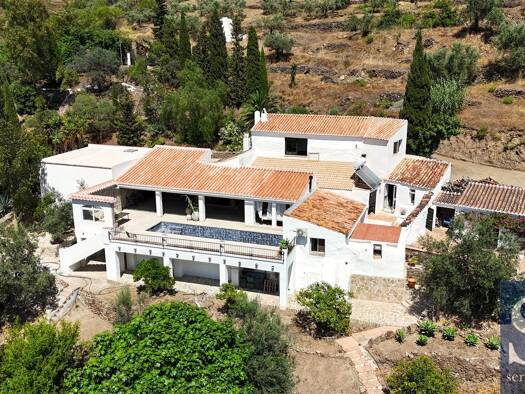 Haus zum Kauf 1.100.000 € 183 m² 19.763 m² Grundstück Cómpeta 29754