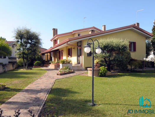 Einfamilienhaus zum Kauf 470.000 € 5 Zimmer 273 m² Caorle 30021