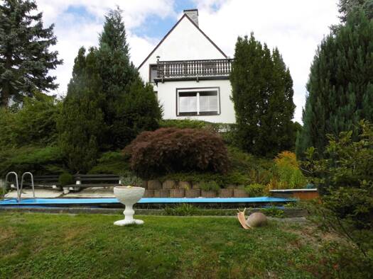 Einfamilienhaus zum Kauf 235.000 € 5 Zimmer 130 m² 685 m² Grundstück Greiz Greiz 07973