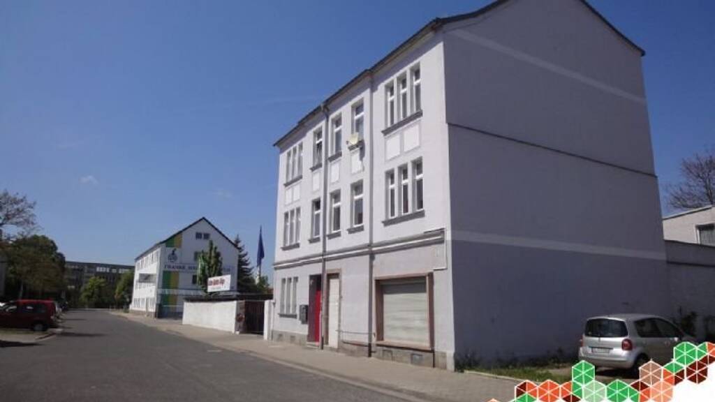 Wohnung zur Miete 330 € 2 Zimmer 55 m² 1. Geschoss frei ab sofort Huttenstr. 2 Innenstadt Dessau-Roßlau 06842