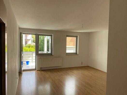 Wohnung zur Miete 465 € 3 Zimmer 82,5 m² frei ab 01.04.2026 Heinrichstraße 2 Reichenbach 08468