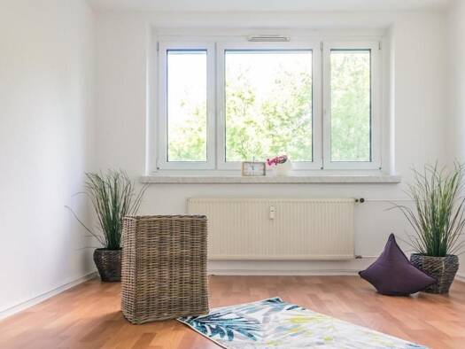 Wohnung zur Miete 425 € 2 Zimmer 62,8 m² 1. Geschoss Brückenstraße 28 Zentrum Zentrum 09111
