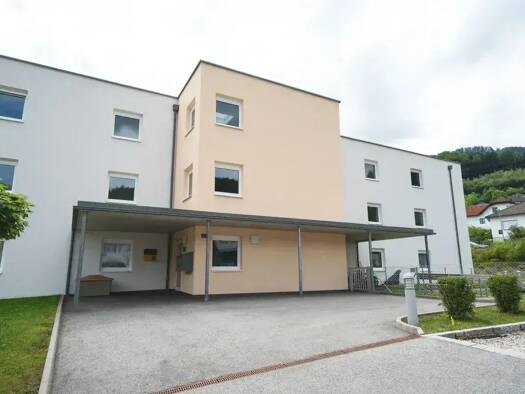 Wohnung zur Miete 521 € 2 Zimmer 57,9 m² 2. Geschoss Randegg 3263