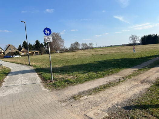 Grundstück zum Kauf provisionsfrei 56.500 € 879 m² Grundstück Uckroer Hauptstraße 42-43 Uckro Luckau - Uckro 15926