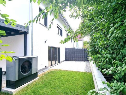 Stadthaus zum Kauf provisionsfrei 665.500 € 6 Zimmer 125 m² 144 m² Grundstück frei ab sofort Herzogenaurach 91074