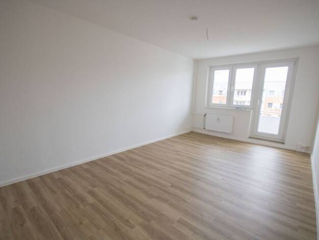 Wohnung zur Miete 424 € 4 Zimmer 70,7 m² 4. Geschoss Ufaer Straße 7 Südstadt Halle (Saale) 06128